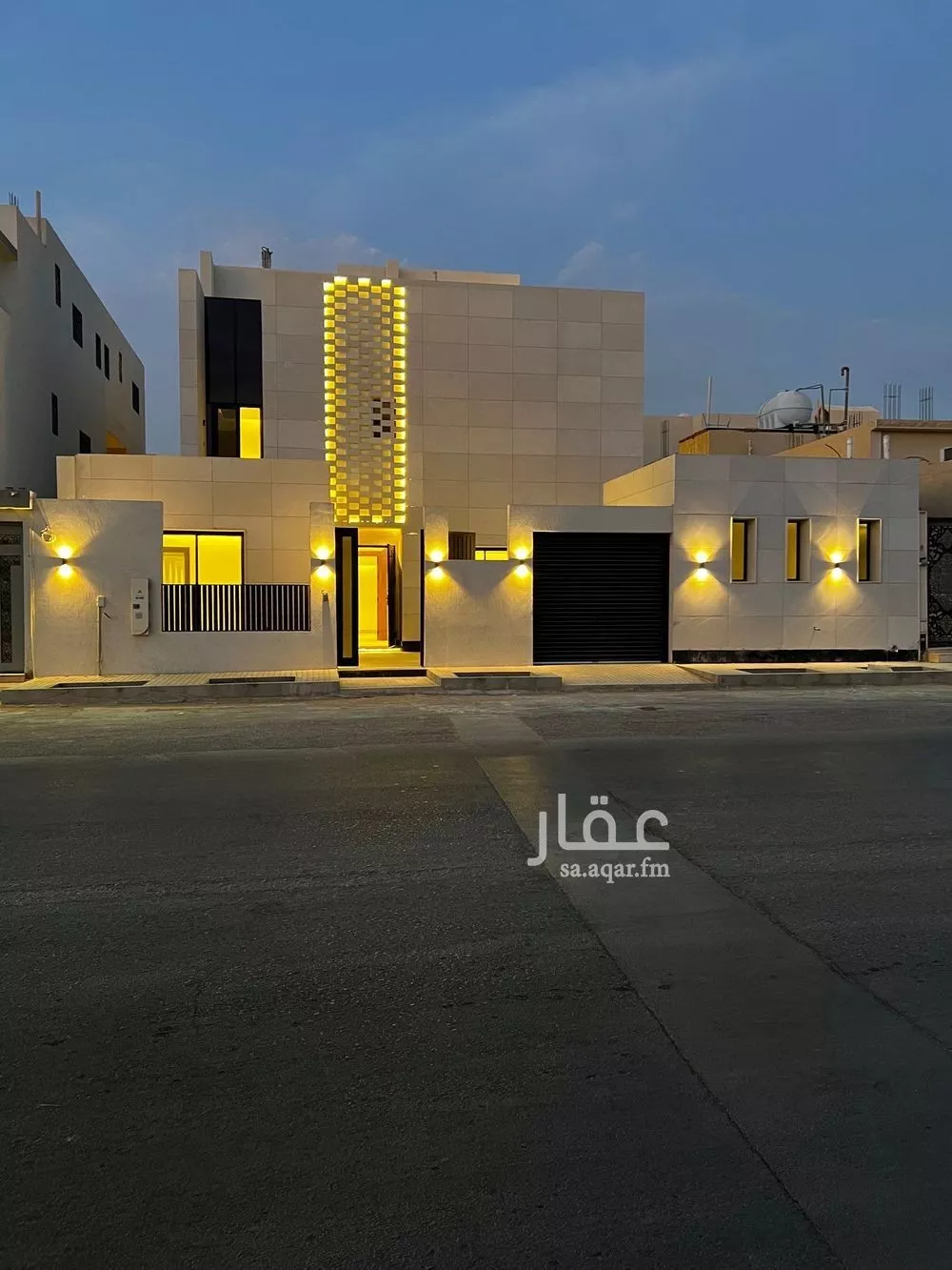 فيلا للبيع في شارع عبدالقادر بن عبدالوارث, حي المهدية, مدينة الرياض, منطقة الرياض 1 صورة