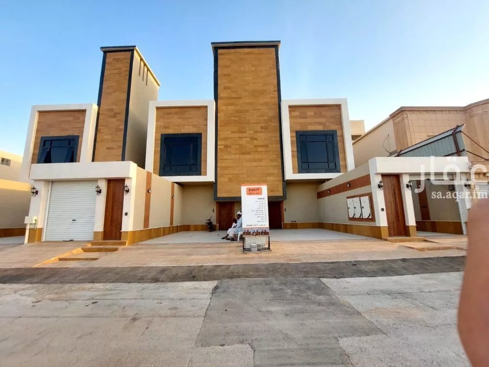 دور للبيع في شارع رئيسة بنت أبي جعفر الطبرية, حي العوالي, مدينة الرياض, منطقة الرياض 1 صورة