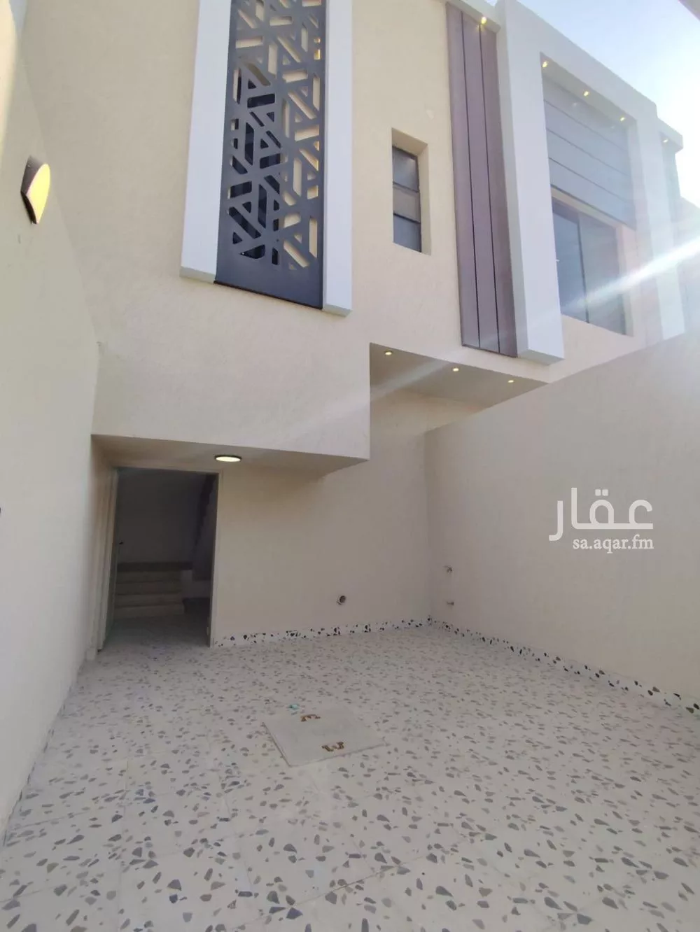 دور للبيع في شارع عتيك بن قيس, حي طيبة, مدينة الرياض, منطقة الرياض 1 صورة