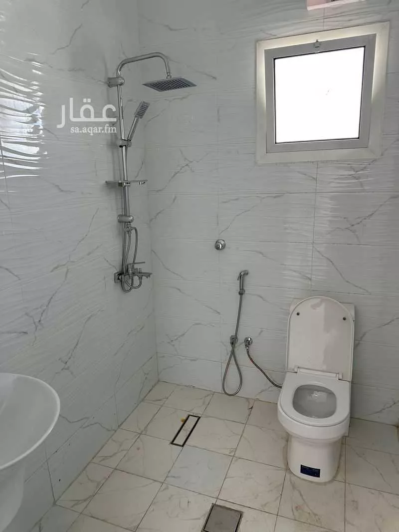 شقة للإيجار في شارع محمد بن المبارك الصوري, حي الدفاع, مدينة المدينه المنوره, منطقة المدينة المنورة 1 صورة
