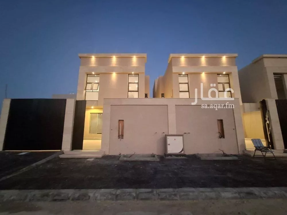فيلا للبيع في شارع عبدالرحمن ابن كعب الانصاري, حي اللؤلؤ, مدينة الخبر, المنطقة الشرقية 1 صورة