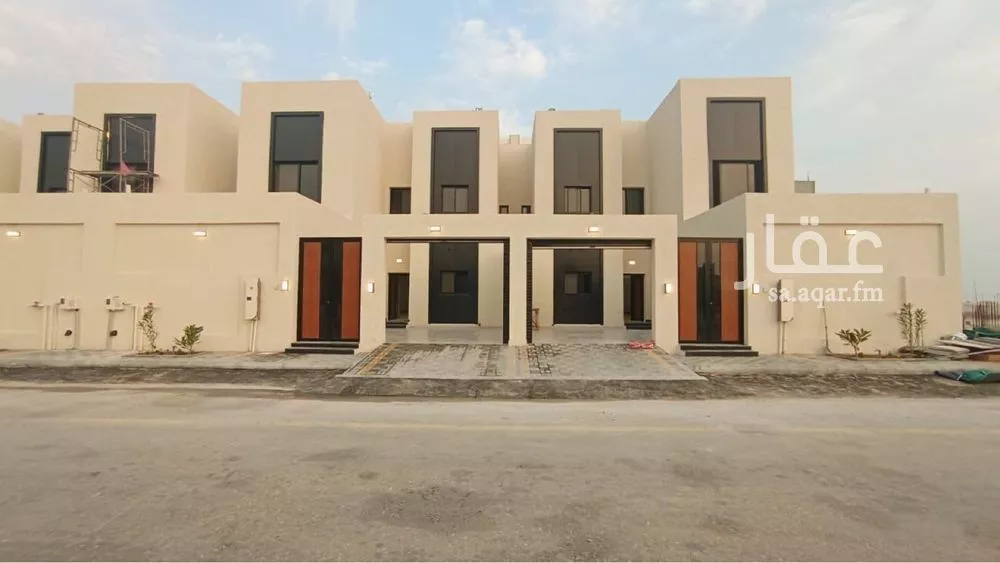 فيلا للبيع في شارع الدليل, حي الأمواج, مدينة الخبر, المنطقة الشرقية 1 صورة