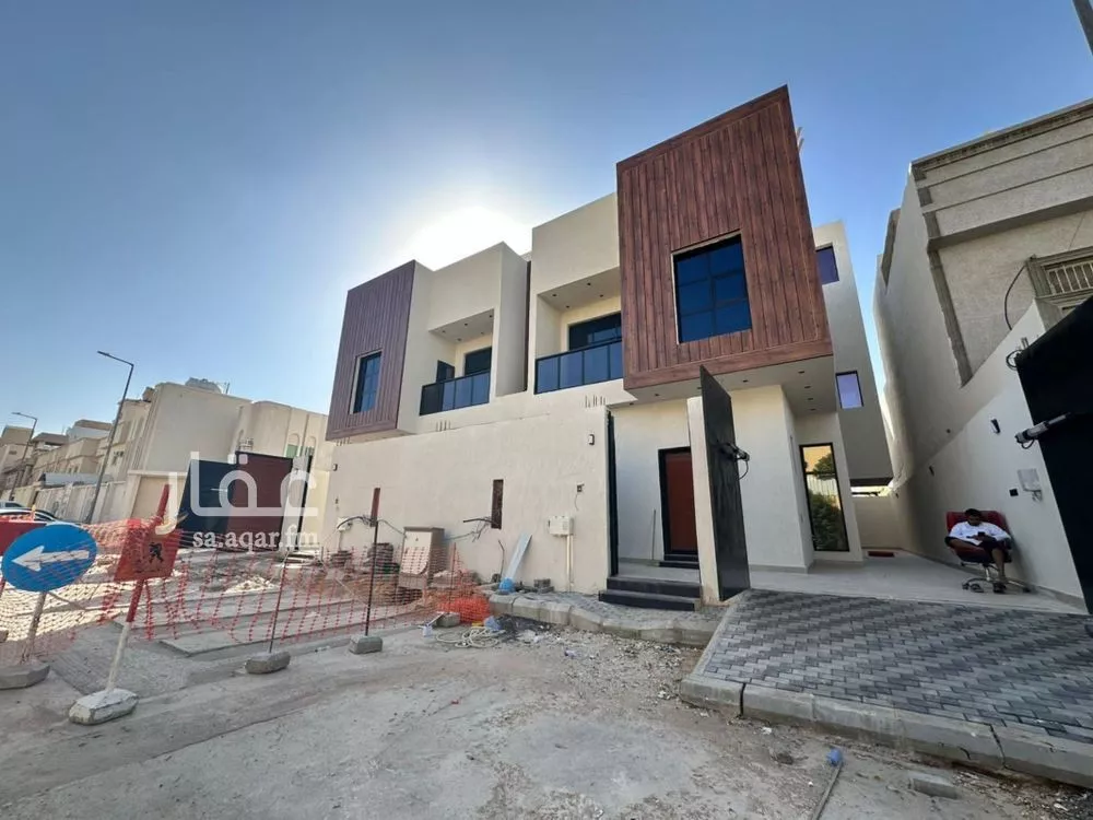 فيلا للبيع في شارع الحجرين, حي العريجاء الأوسط, مدينة الرياض, منطقة الرياض 1 صورة