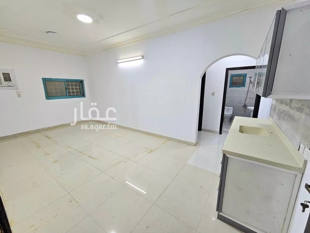 شقة للإيجار في شارع ميناء الاحمدي, حي إشبيلية, مدينة الرياض, منطقة الرياض 1 صورة