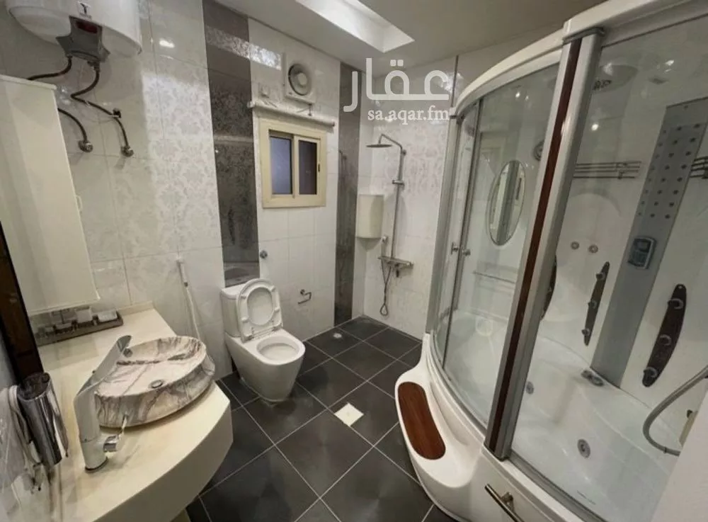 دور للإيجار في شارع الملك الظافر, حي الرويس, مدينة جدة, منطقة مكة المكرمة 1 صورة