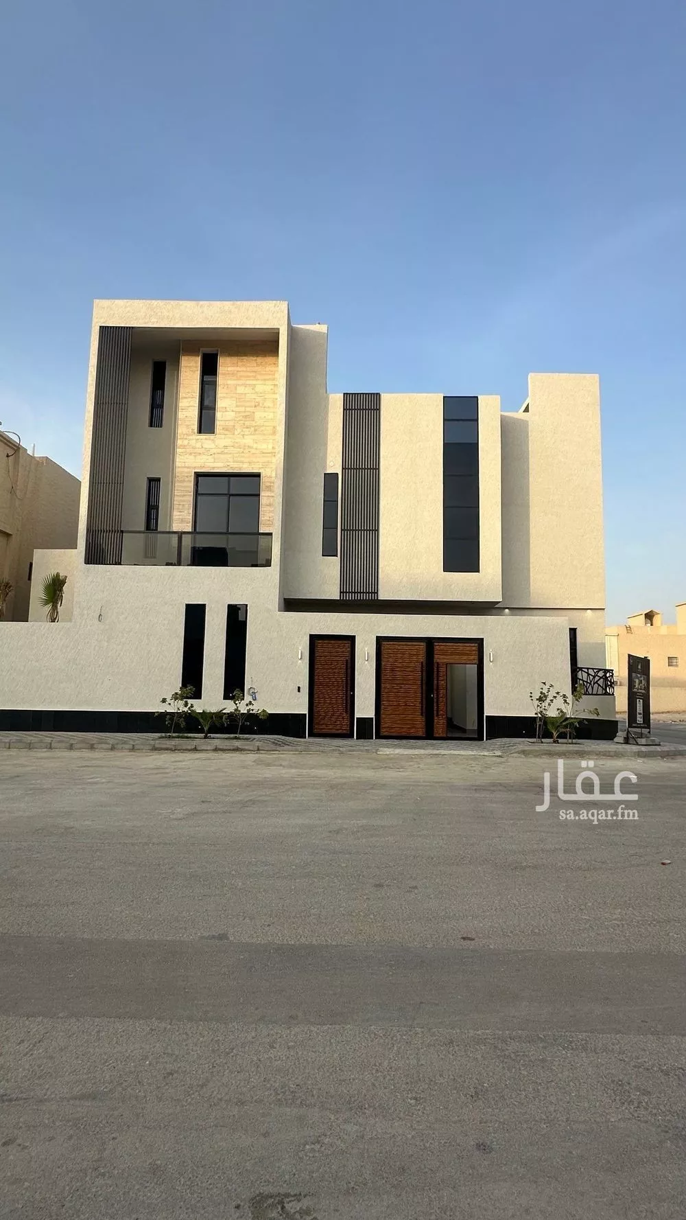 فيلا للبيع في شارع احمد الكازرونى, حي المهدية, مدينة الرياض, منطقة الرياض 1 صورة
