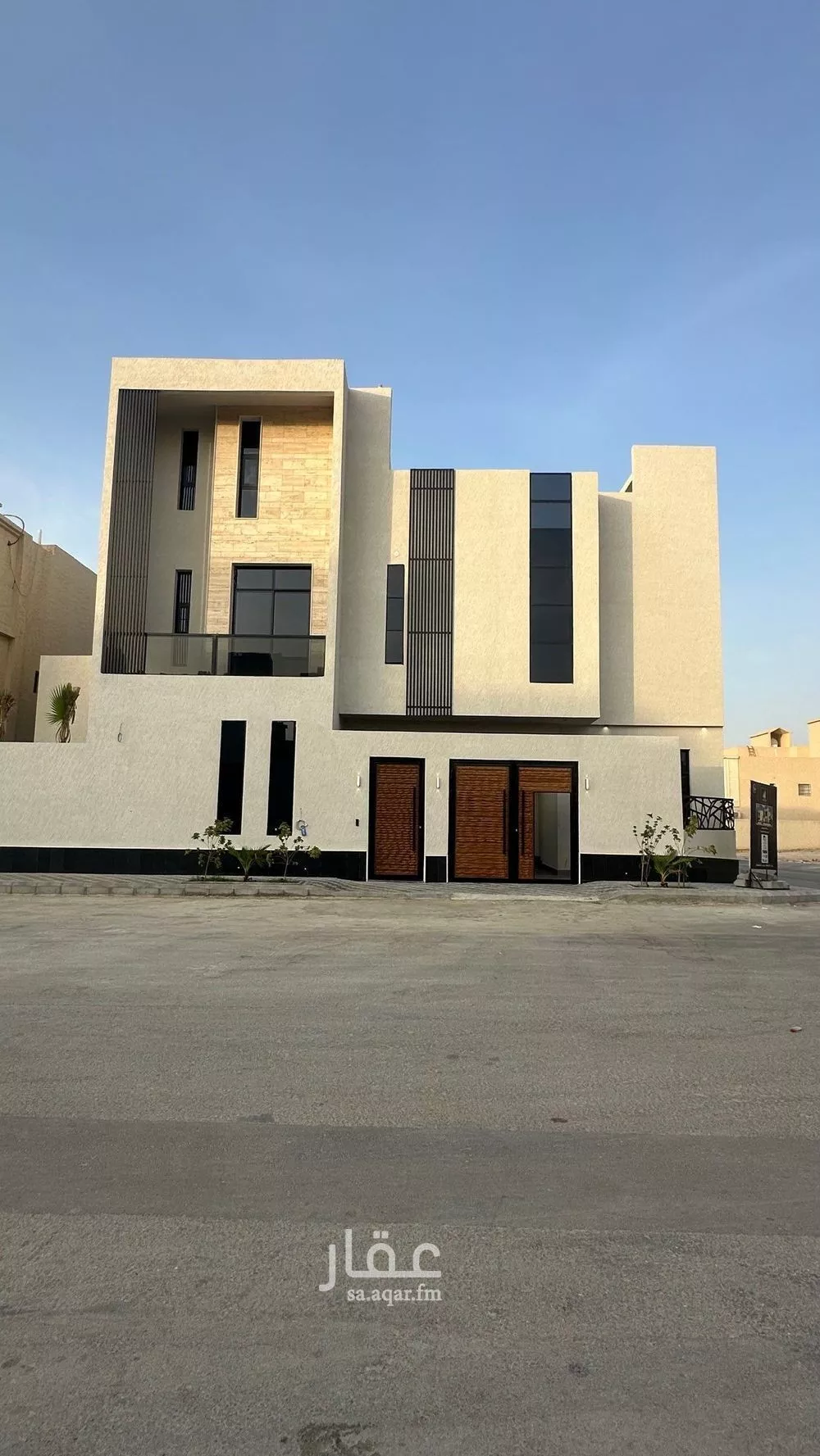 فيلا للبيع في شارع احمد الكازرونى, حي المهدية, مدينة الرياض, منطقة الرياض 1 صورة