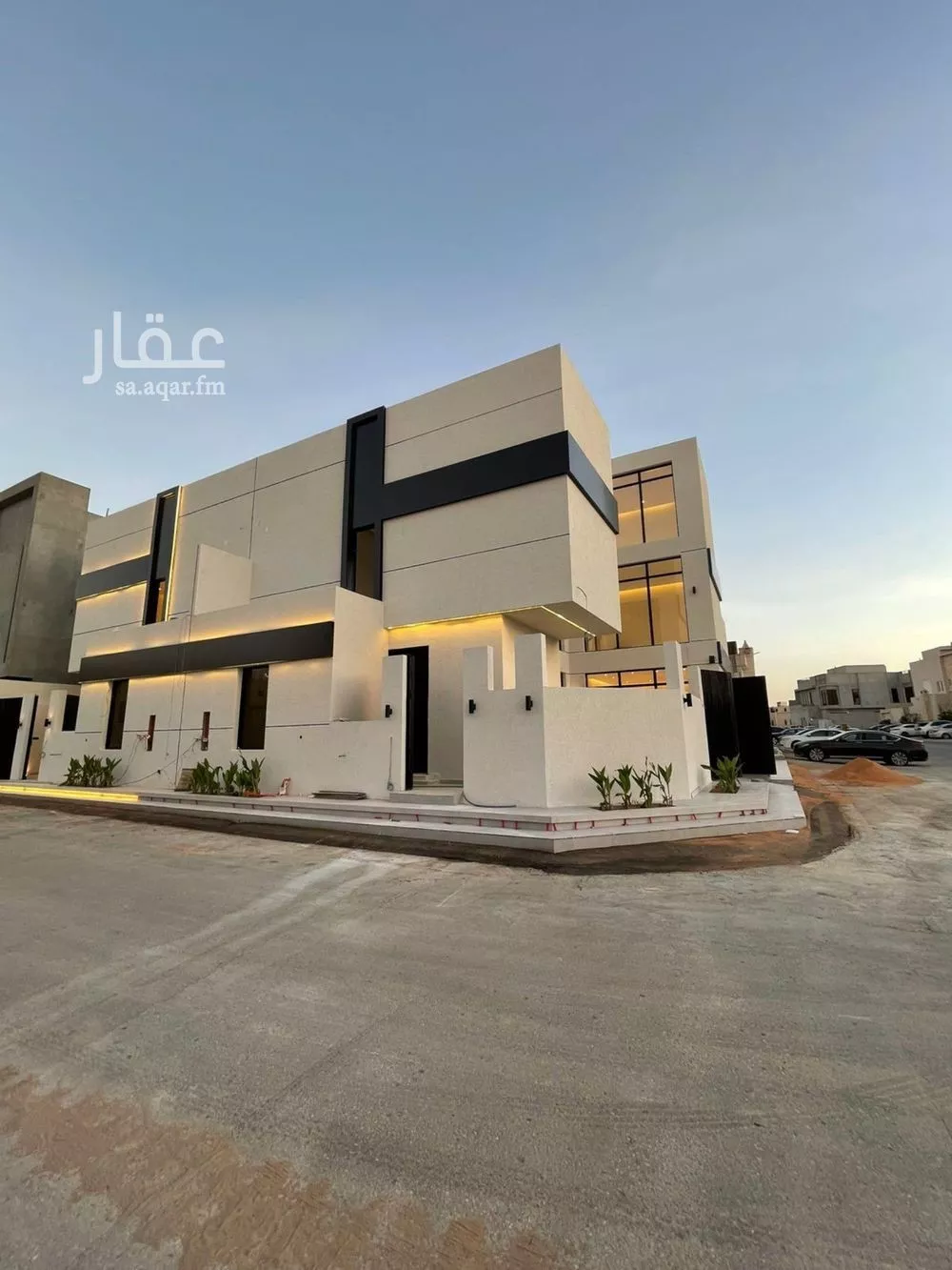 فيلا للبيع في شارع أحمد بن الحسن الأنصاري, حي المهدية, مدينة الرياض, منطقة الرياض 1 صورة