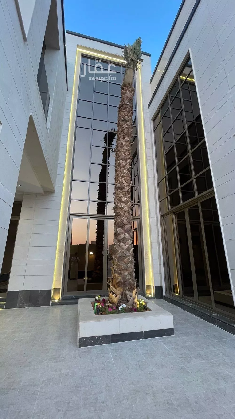 فيلا للبيع في شارع عبدالقادر بن عبدالوارث, حي المهدية, مدينة الرياض, منطقة الرياض 1 صورة