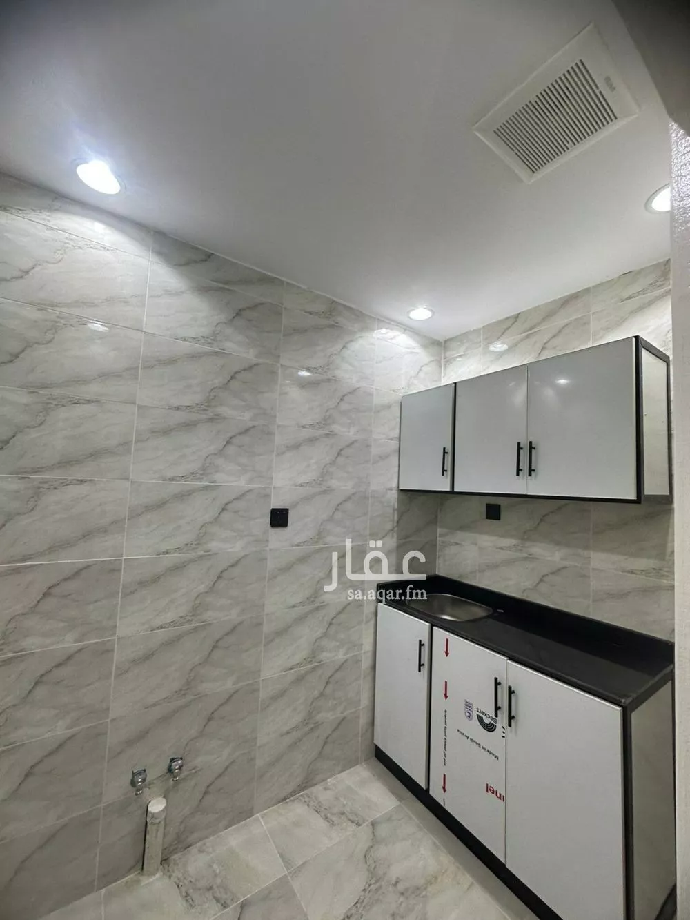 عمارة للإيجار في شارع الامير سلطان ابن عبدالعزيز, حي السليمانية, مدينة الرياض, منطقة الرياض 1 صورة