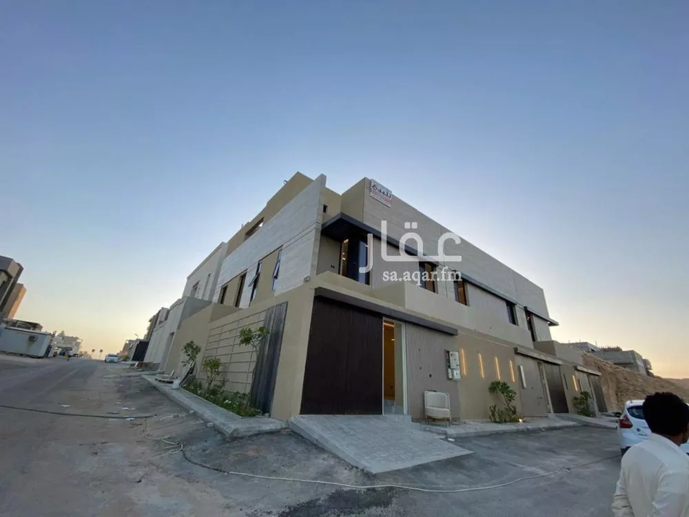 فيلا للبيع في شارع محمد الشارعي, حي النرجس, مدينة الرياض, منطقة الرياض 1 صورة