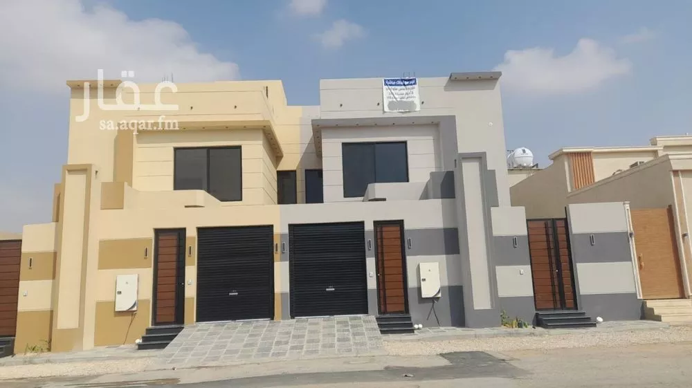 فيلا للبيع في شارع حكيم ابن حزام, حي نوارة, مدينة المزاحمية, منطقة الرياض 1 صورة