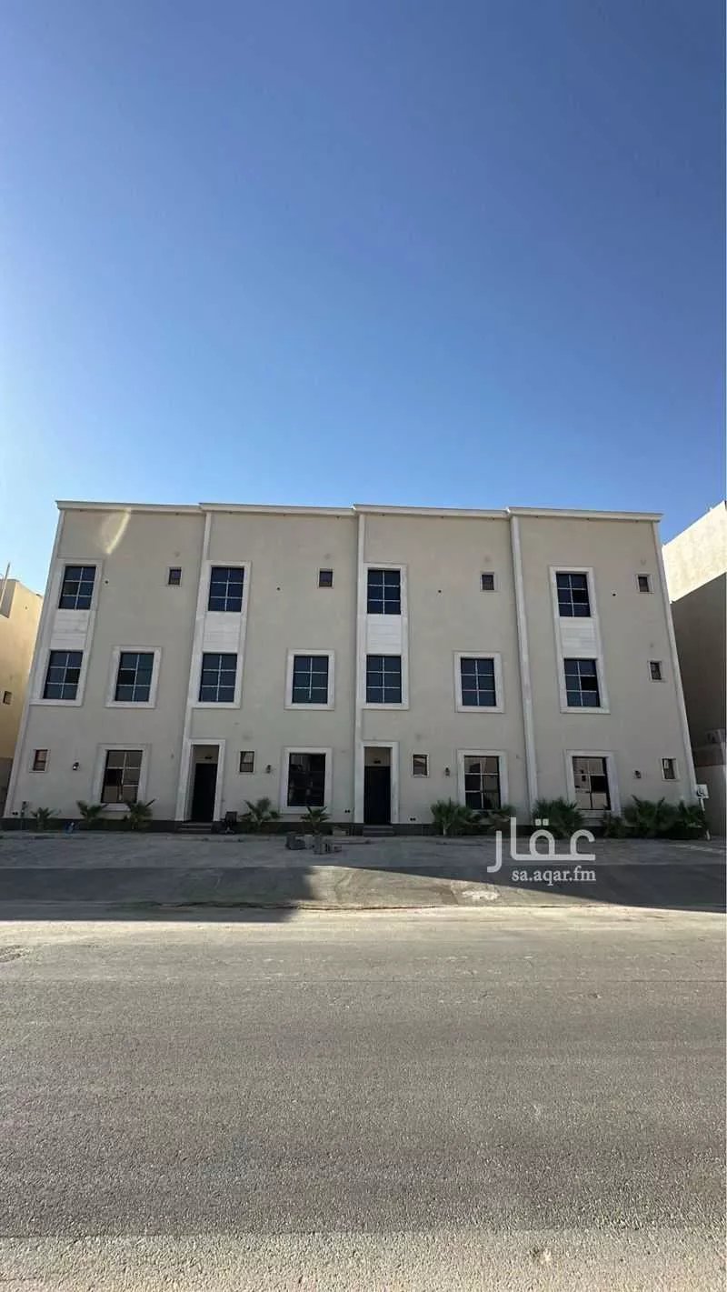 فيلا للبيع في شارع الجميل ابن حاتم, حي ظهرة لبن, مدينة الرياض, منطقة الرياض 1 صورة