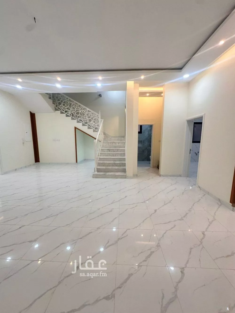 فيلا للبيع في شارع ليلى بنت ثابت, حي الأمانة, مدينة الدمام, المنطقة الشرقية 1 صورة