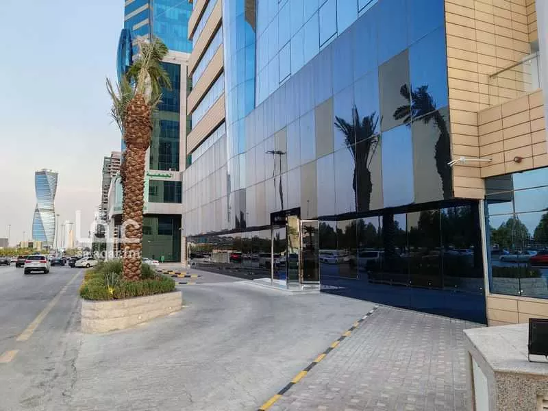 عمارة للإيجار في شارع الملك فهد, حي النخيل, مدينة الرياض, منطقة الرياض 1 صورة