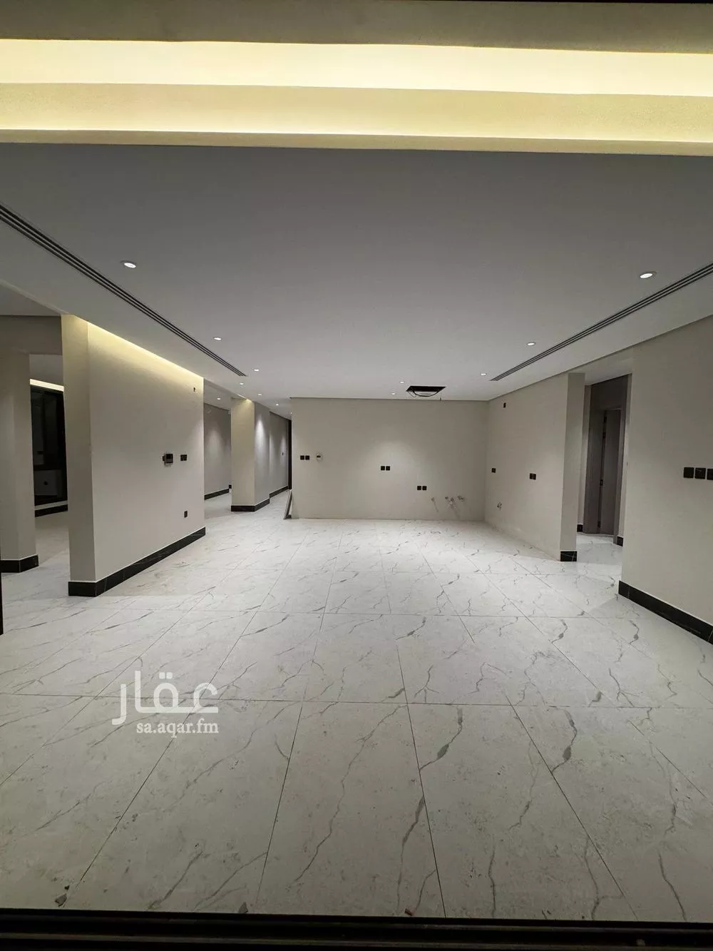 شقة للبيع في شارع الملك عبدالعزيز , حي الشاطئ الغربي, مدينة الدمام, المنطقة الشرقية 1 صورة