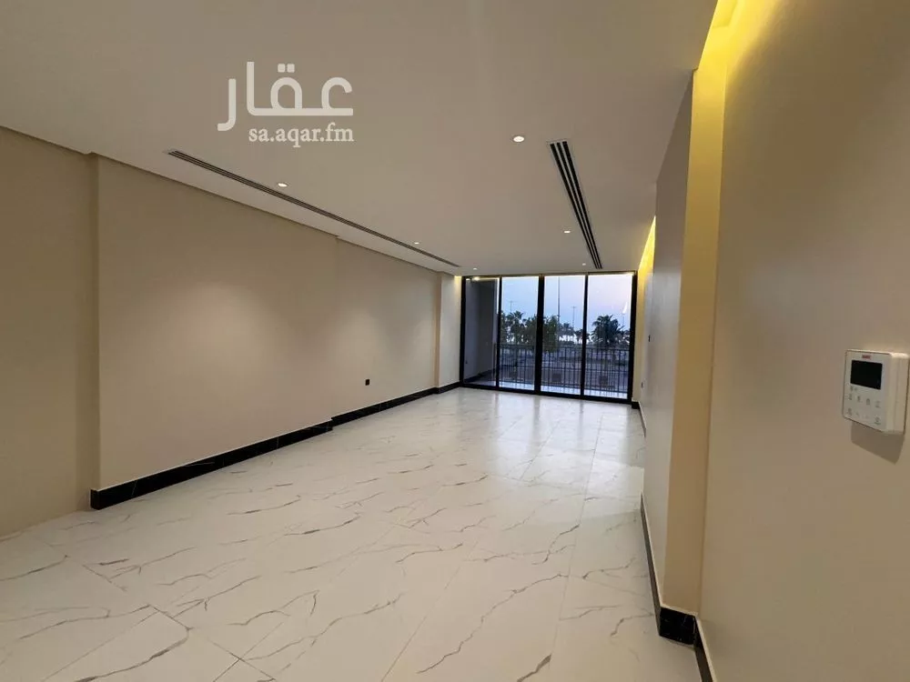 شقة للبيع في شارع الملك عبد الله بن عبدالعزيز, حي الشاطئ الغربي, مدينة الدمام, المنطقة الشرقية 1 صورة