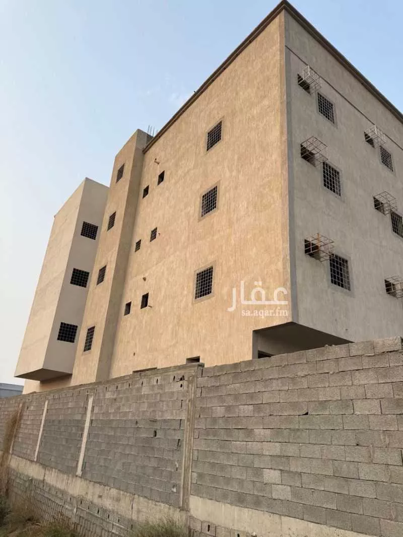 عمارة للبيع في شارع الملك سلمان بن عبدالعزيز ، حي الورود ، صامطة ، صامطة 1 صورة
