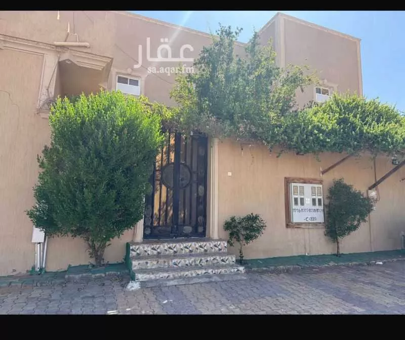 فيلا للبيع في شارع 3842536, حي العزيزية, مدينة طريف, منطقة الحدود الشماليه 1 صورة