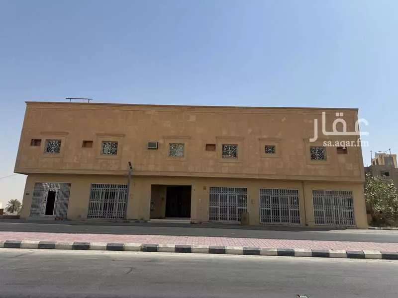 محل للإيجار في شارع عبدالعزيز ال سعود ، العيينة ، الدرعية 1 صورة