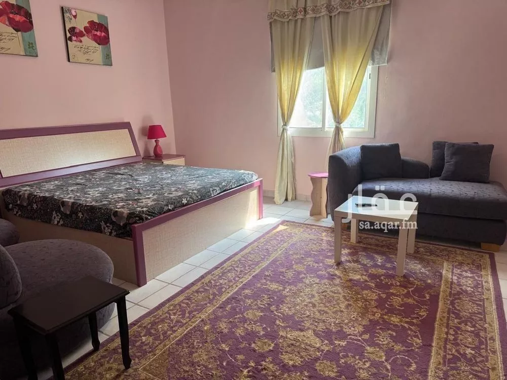 فيلا للإيجار في شارع عبدالله السرخسي, حي الرانوناء, مدينة المدينة المنورة, منطقة المدينة المنورة 1 صورة