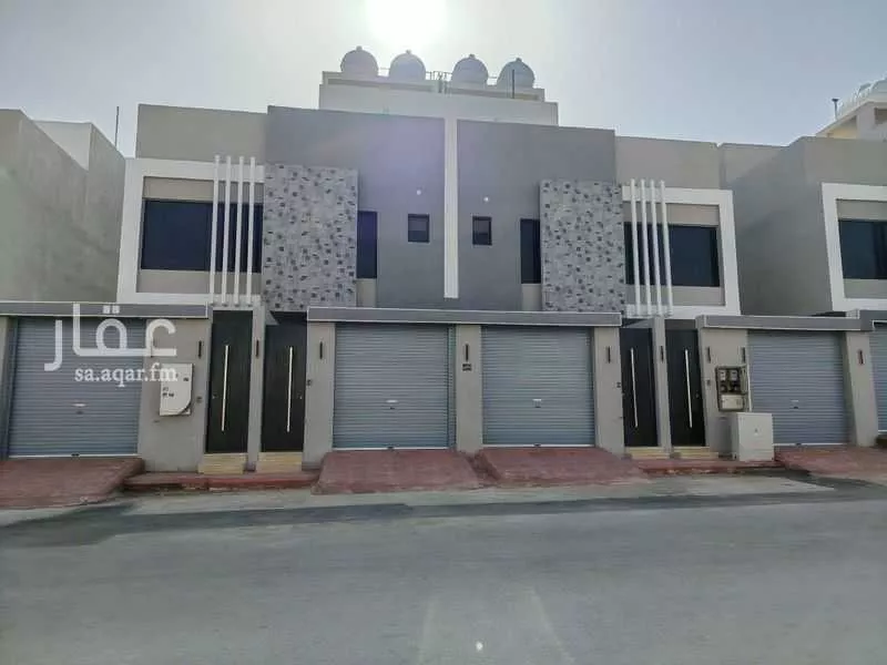 فيلا للبيع في شارع أبي صالح الفزاري, حي بدر, مدينة الرياض, منطقة الرياض 1 صورة