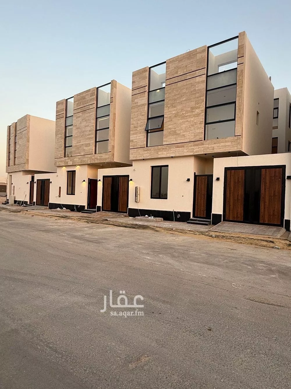 فيلا للبيع في شارع قطب الدين بن السلطان, حي المهدية, مدينة الرياض, منطقة الرياض 1 صورة