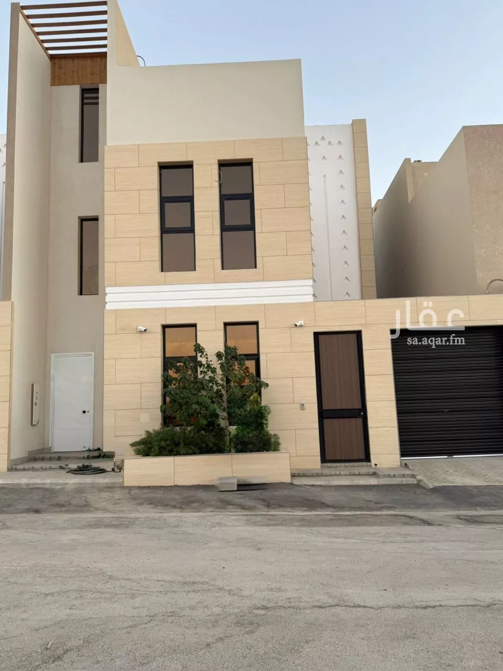 فيلا للبيع في شارع قطب الدين بن السلطان, حي المهدية, مدينة الرياض, منطقة الرياض 1 صورة