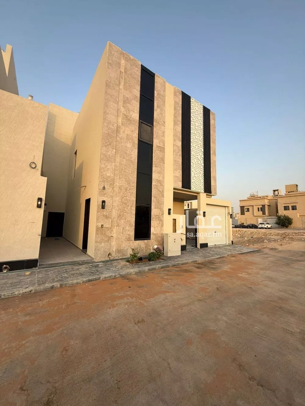 فيلا للبيع في شارع عفيف الدين الثقفي, حي المهدية, مدينة الرياض, منطقة الرياض 1 صورة