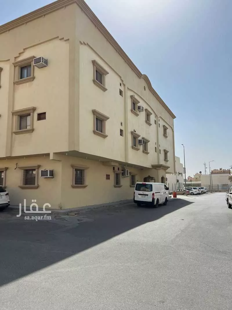 عمارة للبيع في شارع محمد بن سحمي ، حي الطرف ، الجفر ، الاحساء 1 صورة