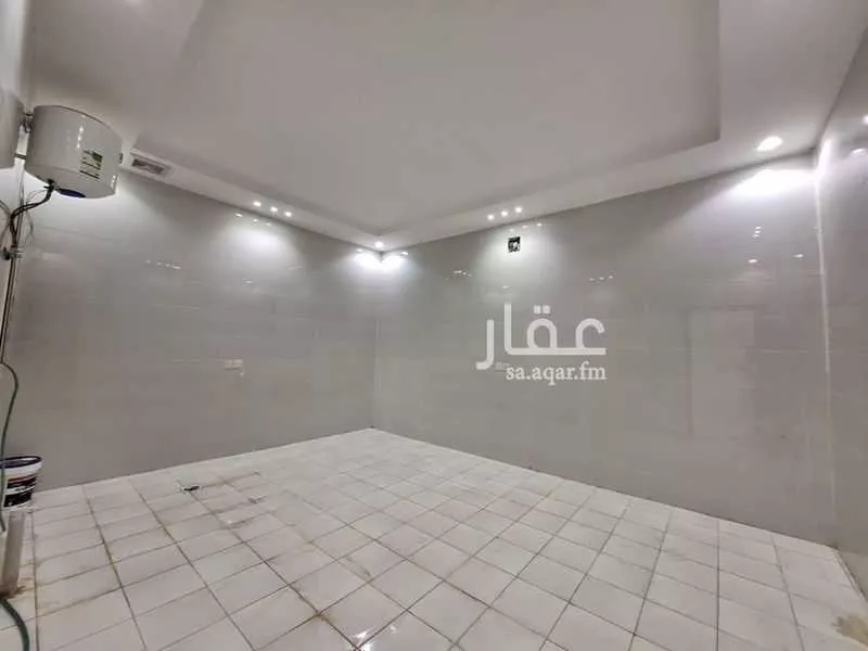 فيلا للإيجار في شارع خارجة بن سعيد, حي الرمال, مدينة الرياض, منطقة الرياض 1 صورة