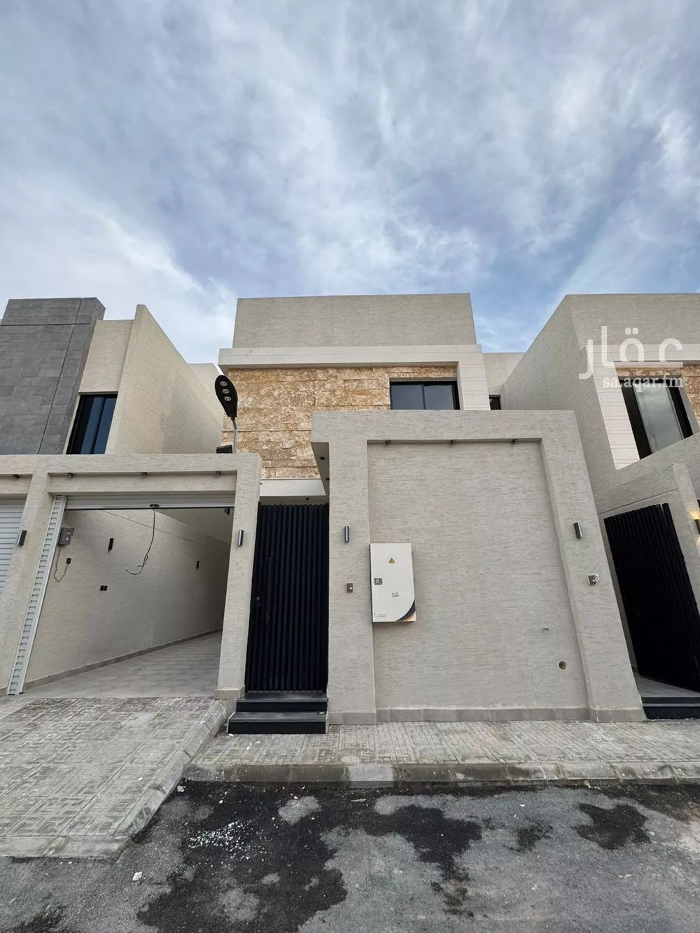 فيلا للبيع في شارع أحمد بن أبي عزرة, حي المرجان, مدينة الرياض, منطقة الرياض 1 صورة