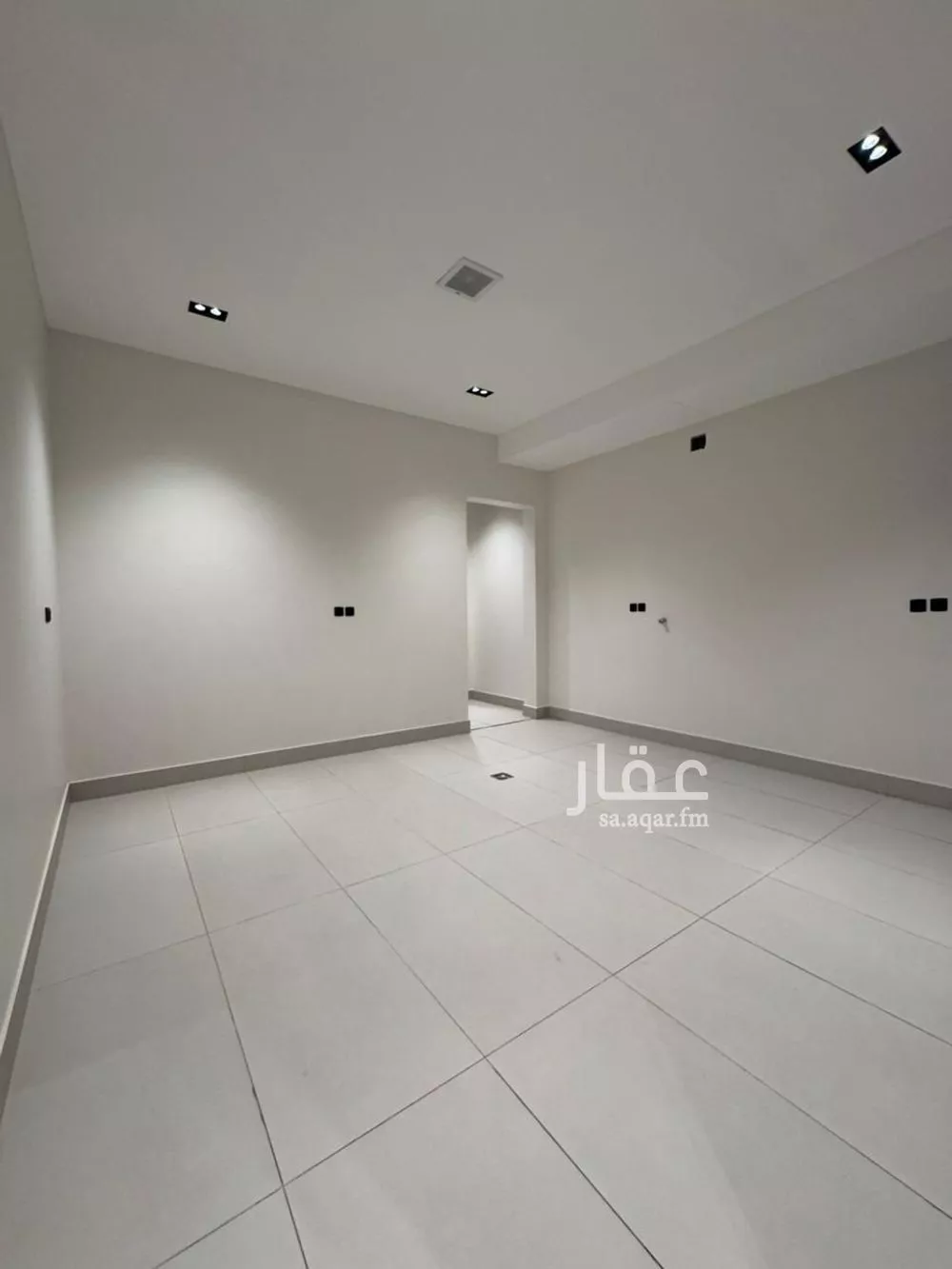 دور للبيع في شارع ابن قزمان, حي الخليج, مدينة الرياض, منطقة الرياض 1 صورة