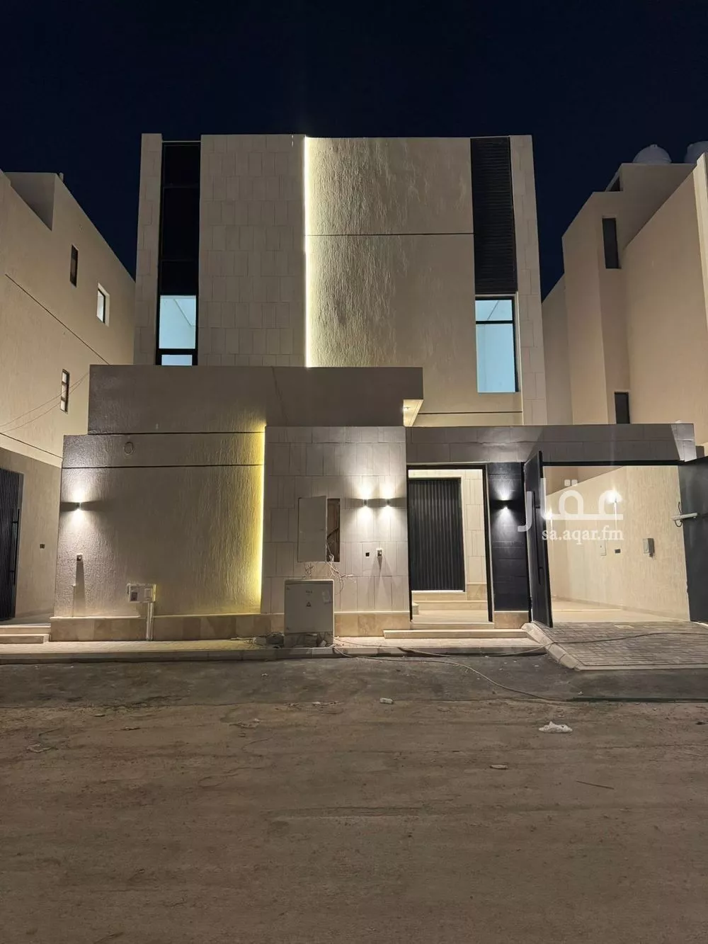 فيلا للبيع في شارع الصرح, حي المعيزيلة, مدينة الرياض, منطقة الرياض 1 صورة