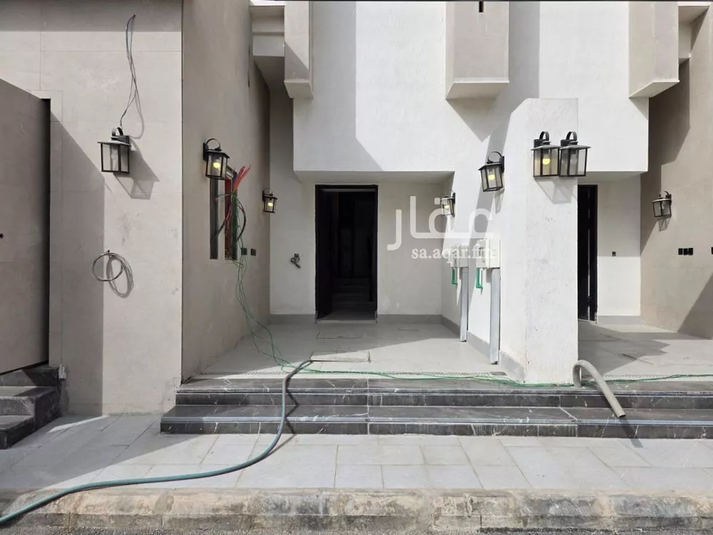 دور للبيع في شارع رقم 137, حي المونسية, مدينة الرياض, منطقة الرياض 1 صورة