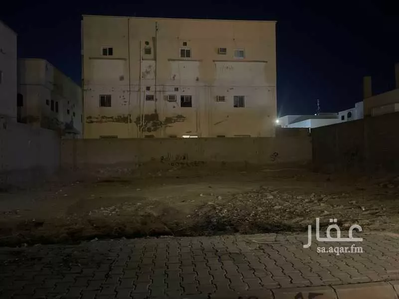 أرض للبيع في شارع سلاسل ، حي الرفاع ، القريات ، القريات 1 صورة