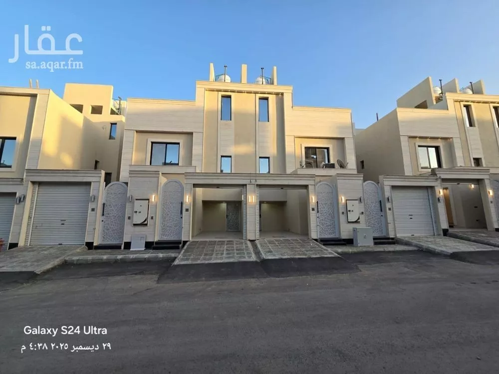 دور للبيع في شارع عبدالله السديس, حي بدر, مدينة الرياض, منطقة الرياض 1 صورة