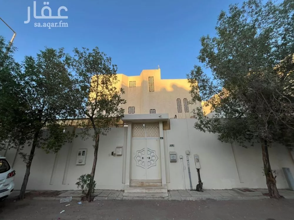 فيلا للبيع في شارع  ابي حنيفه, حي العريجاء الغربي, مدينة الرياض, منطقة الرياض 1 صورة