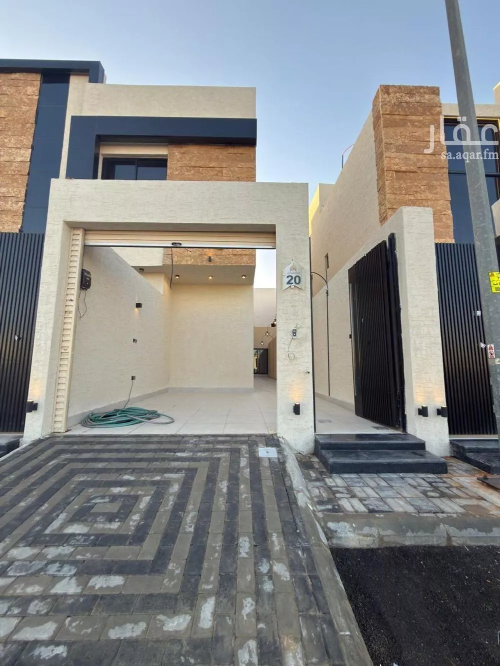 فيلا للبيع في شارع ابن الطيلسان القرطبي, حي عكاظ, مدينة الرياض, منطقة الرياض 1 صورة