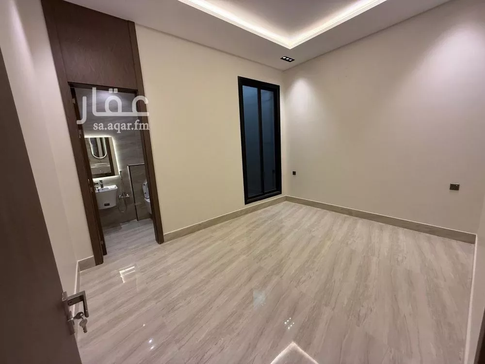 فيلا للبيع في شارع طارق بن أشيم, حي الرمال, مدينة الرياض, منطقة الرياض 1 صورة