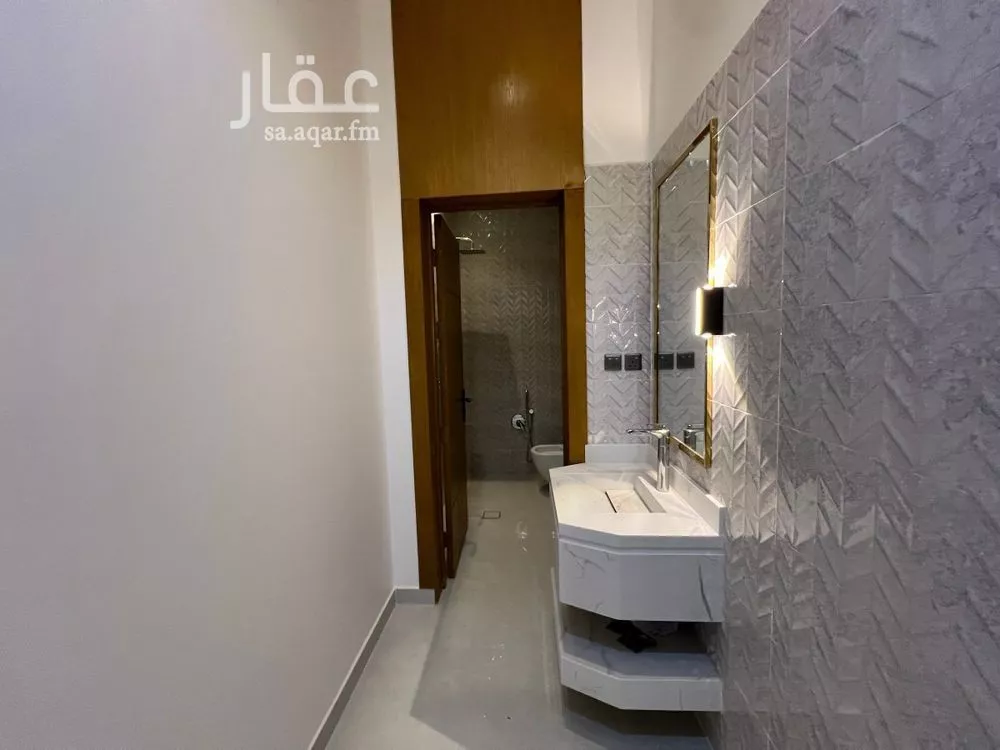 دور للبيع في شارع رقم 120, حي الجنادرية, مدينة الرياض, منطقة الرياض 1 صورة