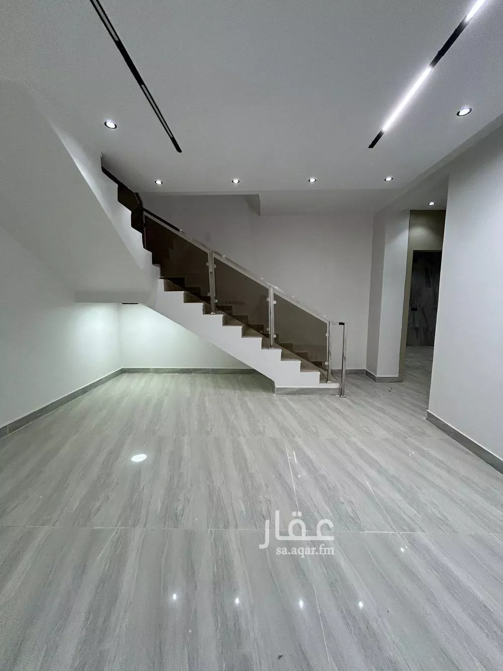 دور للبيع في شارع كعب بن زيد الأنصاري, حي طيبة, مدينة الرياض, منطقة الرياض 1 صورة