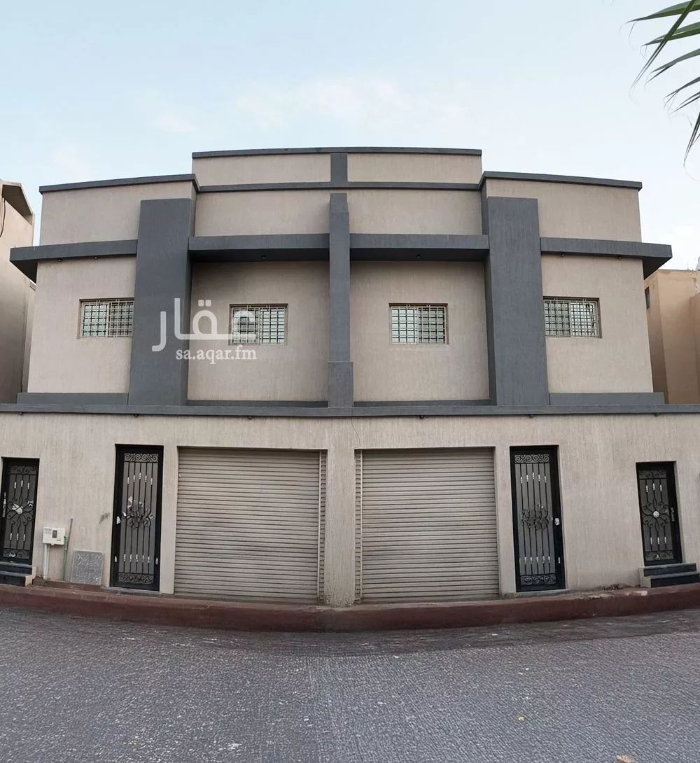 فيلا للبيع في شارع الباز, حي الدار البيضاء, مدينة الرياض, منطقة الرياض 1 صورة