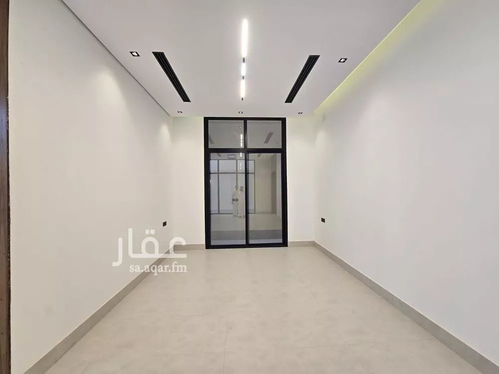 فيلا للبيع في شارع علي المذحجي, حي النرجس, مدينة الرياض, منطقة الرياض 1 صورة