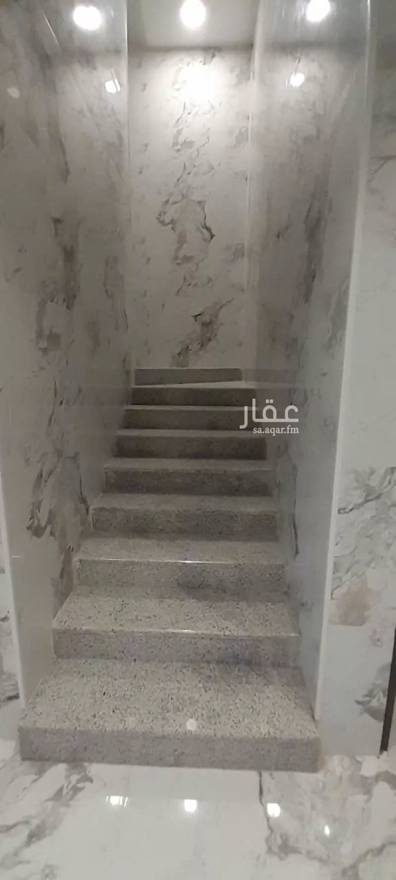 عمارة للإيجار في شارع إبراهيم بن أحمد القاضي, حي الدار البيضاء, مدينة الرياض, منطقة الرياض 1 صورة