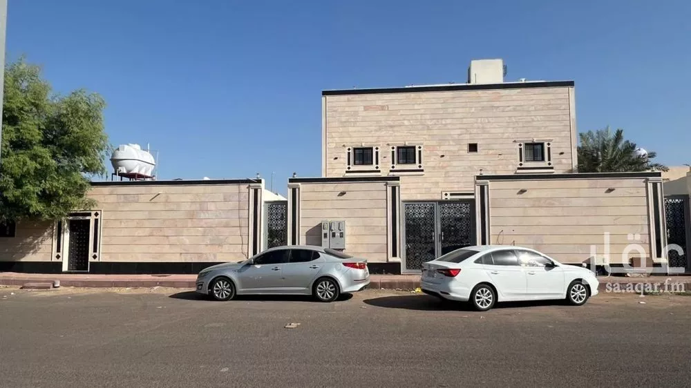فيلا للبيع في شارع الحسن ابن شجاع, حي العزيزية, مدينة المدينة المنورة, منطقة المدينة المنورة 1 صورة