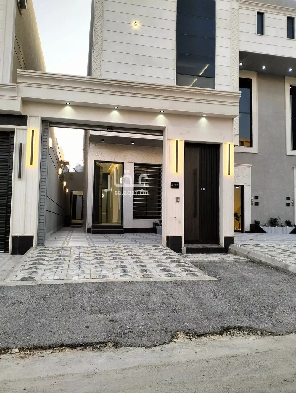 فيلا للبيع في شارع عبدالرحمن القاضي, حي عكاظ, مدينة الرياض, منطقة الرياض 1 صورة