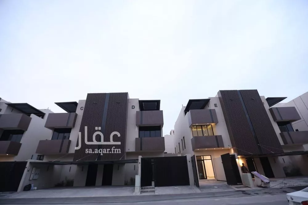 دور للبيع في شارع محمد السلمانى, حي الرمال, مدينة الرياض, منطقة الرياض 1 صورة