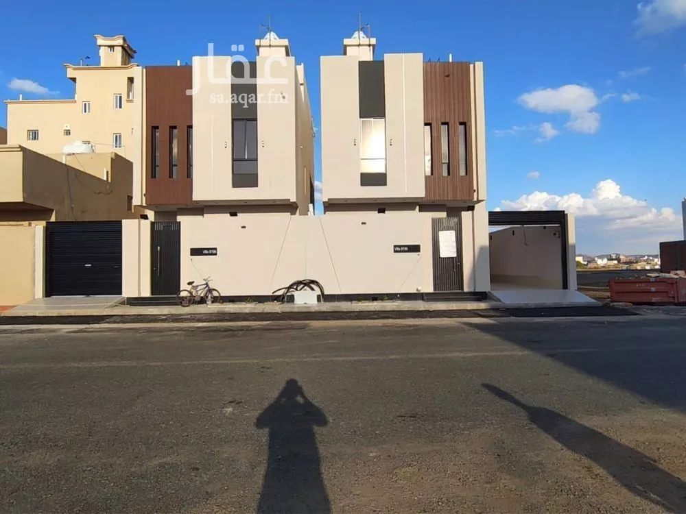 فيلا للبيع في شارع عجلون, حي الفروسية, مدينة جدة, منطقة مكة المكرمة 1 صورة