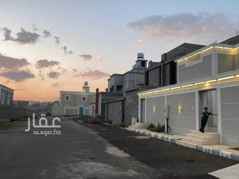 دور للبيع في شارع الشارع العام, حي الزين, مدينة أبها, منطقة عسير 1 صورة